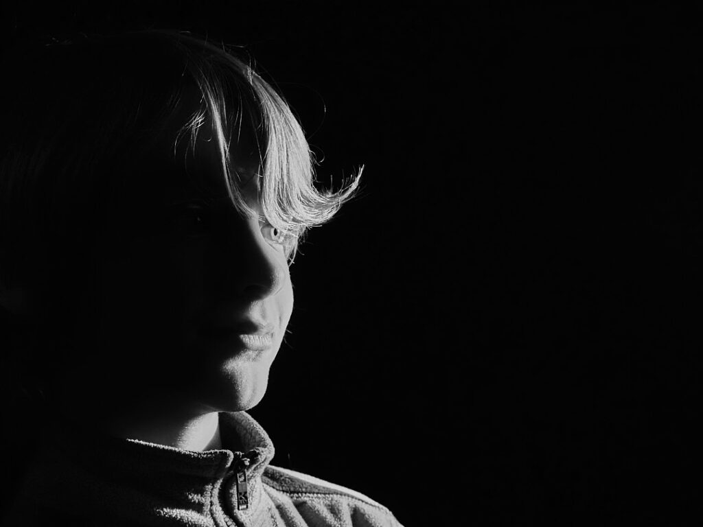 Gabriel enfant portrait N&B